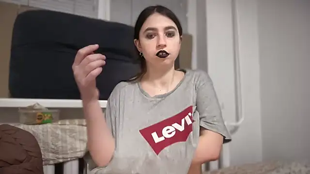 Aphr0ditee online show from 6, 3, 2026