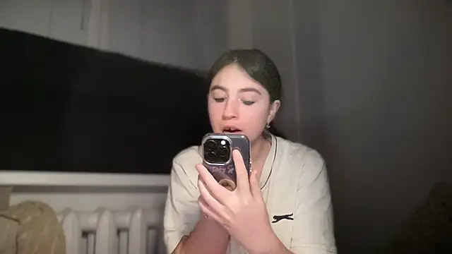 Aphr0ditee online show from 8, 3, 2026