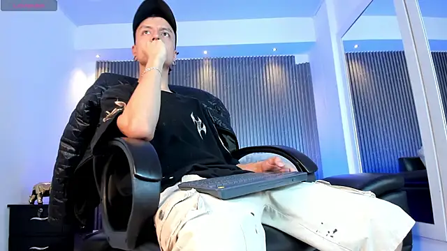 Bastthianxxx online show from 17, 12, 2025