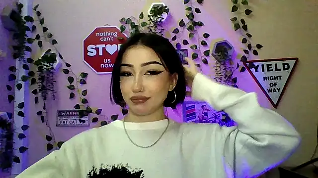 Snapshot of Sweeet_Sss chatting on 1, 12, 2025 Sweeet Sss online show from 1, 12, 2025