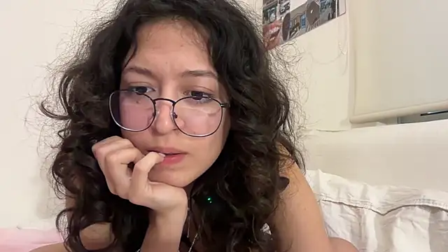 Alicatcua  online show from 2, 3, 2026