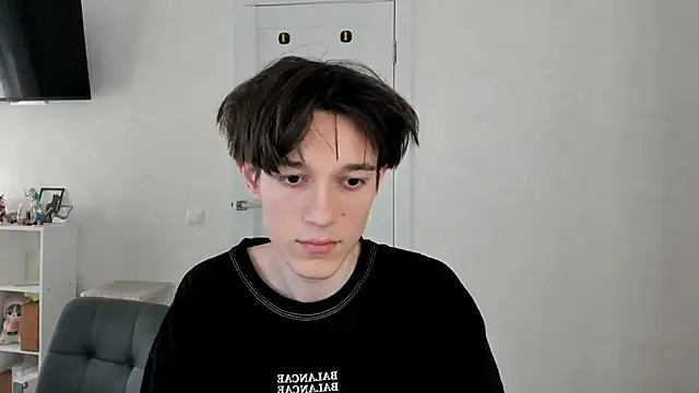 Snapshot of Mickleloveu chatting on 28, 11, 2025 Mickleloveu online show from 28, 11, 2025