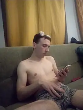 Snapshot of Malyj12 chatting on 28, 11, 2025 Malyj12 online show from 28, 11, 2025