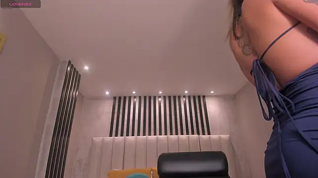 AmbarOwens online show from 15, 12, 2025