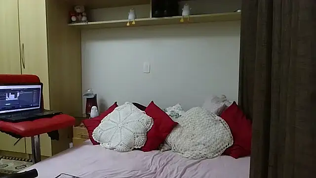 GabriellaManhas online show from 12, 3, 2026