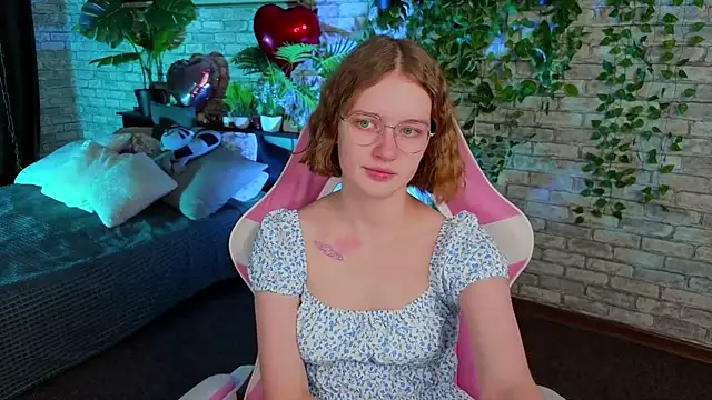 Mia Mooore online show from 9, 2, 2026