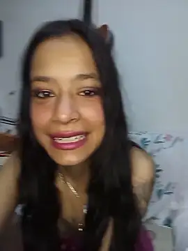 Emma Everett online show from 5, 12, 2025