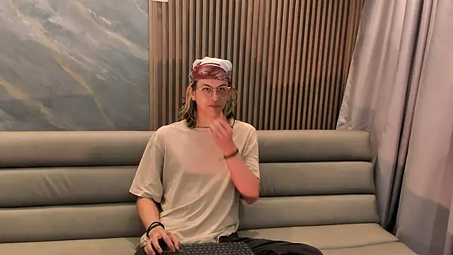 Snapshot of Lior_Evan chatting on 1, 12, 2025 Lior Evan online show from 1, 12, 2025