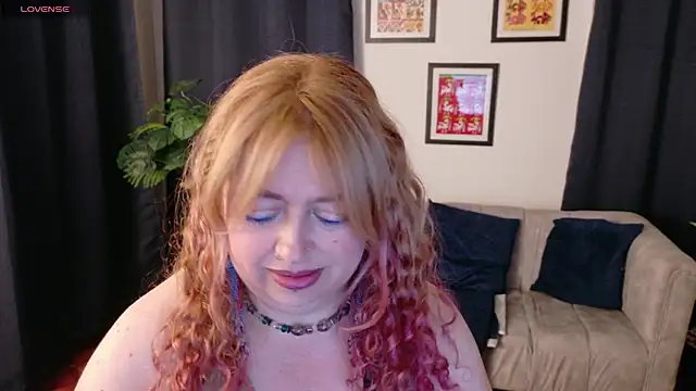 MilfArlet online show from 12, 1, 2026