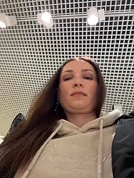 ZaraHill online show from 3, 12, 2025