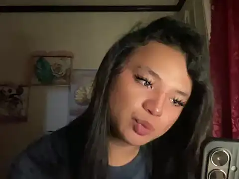 Snapshot of lovinglyours_joanna chatting on 29, 11, 2025 lovinglyours joanna online show from 29, 11, 2025