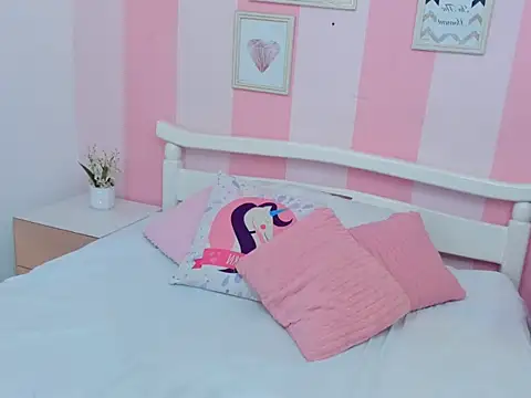 Snapshot of Amaia_Monroe chatting on 1, 12, 2025 Amaia Monroe online show from 1, 12, 2025