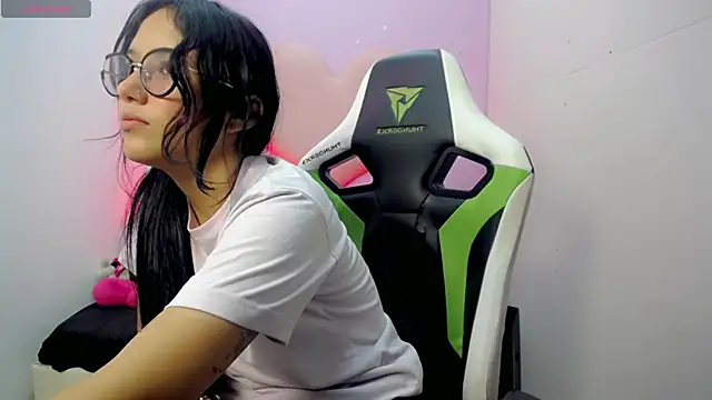 Mishell hot  online show from 3, 12, 2025