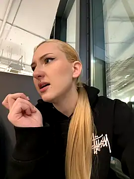 Snapshot of SenyaVibes chatting on 30, 11, 2025 SenyaVibes online show from 30, 11, 2025