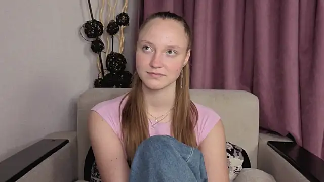 Snapshot of BibiStapler chatting on 2, 12, 2025 BibiStapler online show from 2, 12, 2025