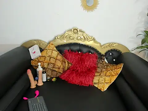 cristal millers online show from 28, 2, 2026