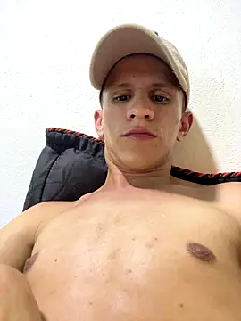 Snapshot of juan_suarez_2 chatting on 29, 11, 2025 juan suarez 2 online show from 29, 11, 2025