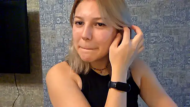 Snapshot of ShinyJules chatting on 29, 11, 2025 ShinyJules online show from 29, 11, 2025