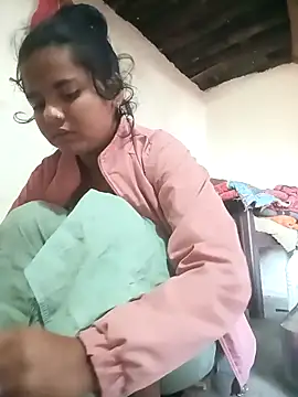 Snapshot of Monka_cute34 chatting on 16, 12, 2025 Monka cute34 online show from 16, 12, 2025