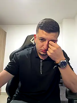 Snapshot of Liam_jones10 chatting on 14, 12, 2025 Liam jones10 online show from 14, 12, 2025