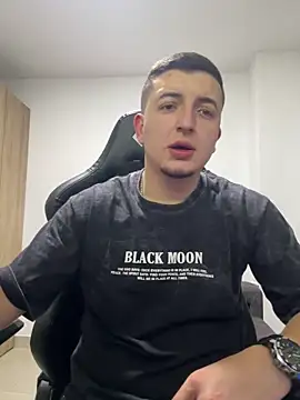 Snapshot of Liam_jones10 chatting on 15, 12, 2025 Liam jones10 online show from 15, 12, 2025