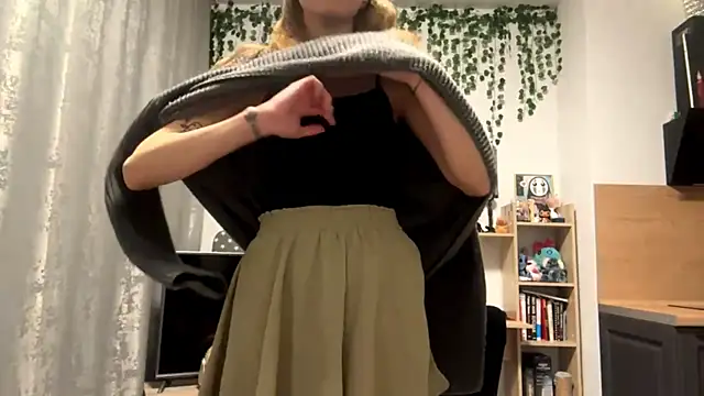  VlalV  online show from 1, 12, 2025