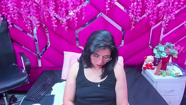 Alexa Sanz online show from 11, 2, 2026