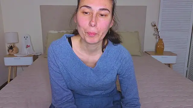 Olivia milf  online show from 30, 11, 2025