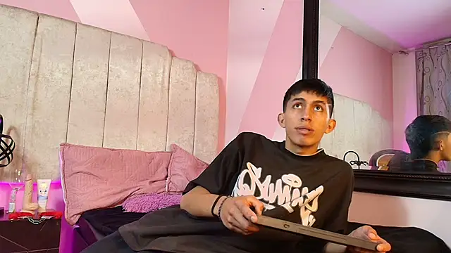 Bella Damon  online show from 18, 1, 2026