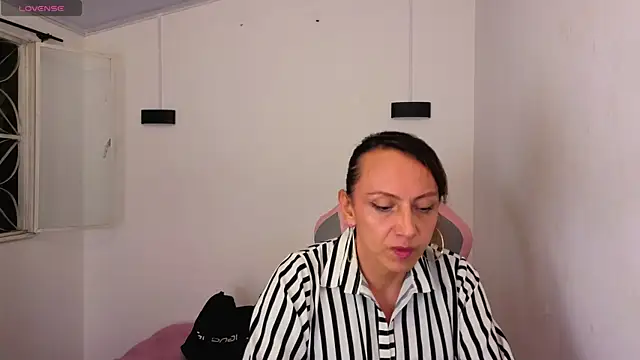 Ivonne ferrer   online show from 2, 12, 2025