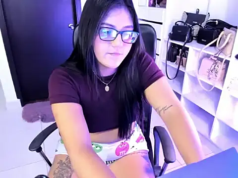 Snapshot of cristina697 chatting on 3, 2, 2026 cristina697 online show from 3, 2, 2026