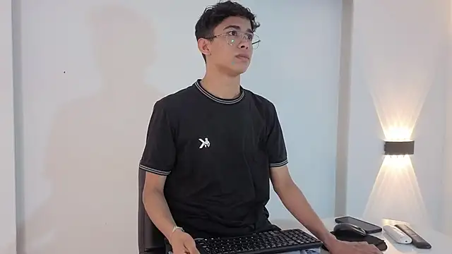 CharmingJeremy  online show from 1, 12, 2025