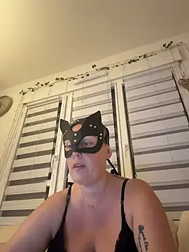 bellavelours online show from 25, 6, 2026