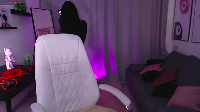 Snapshot of Eliza_Bennet chatting on 26, 2, 2026 Eliza Bennet online show from 26, 2, 2026