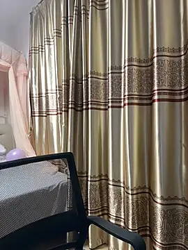 A-ZJunn online show from 30, 4, 2026