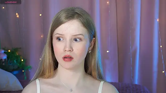 LilianHoward online show from 19, 12, 2025