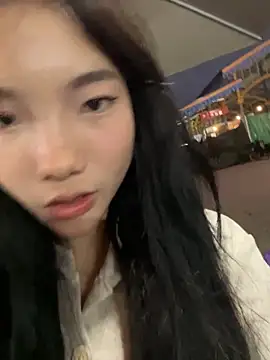 Snapshot of r-u-ok chatting on 2, 12, 2025 r-u-ok online show from 2, 12, 2025