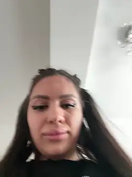 SiennaLuxexx online show from 4, 3, 2026