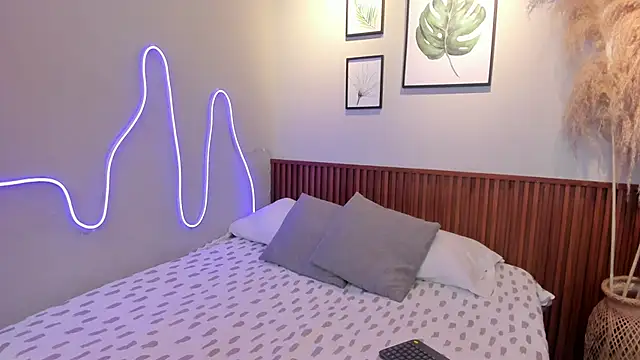 Snapshot of MIAROGGERSS chatting on 21, 2, 2026 MIAROGGERSS online show from 21, 2, 2026