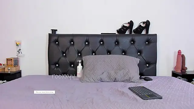 nyloncouple777 online show from 7, 5, 2026