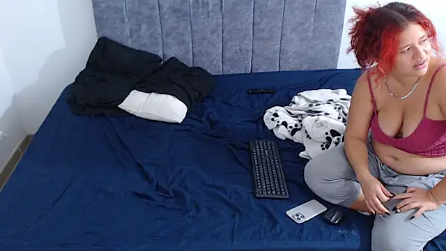 hottie couplee online show from 31, 3, 2026