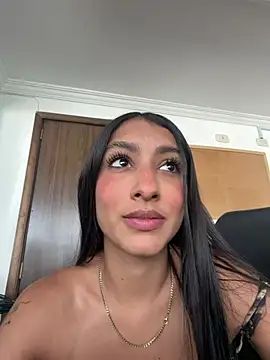 Snapshot of lya__brown chatting on 8, 7, 2026 lya brown online show from 8, 7, 2026