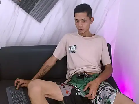 Axel Marcu online show from 4, 12, 2025