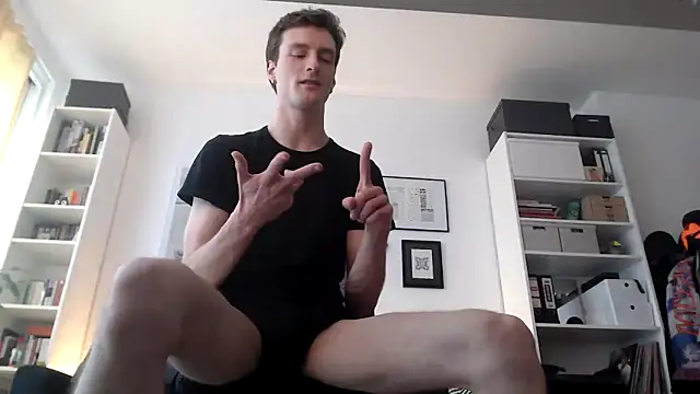 Snapshot of MindlyXXX chatting on 16, 10, 2025 MindlyXXX online show from 16, 10, 2025