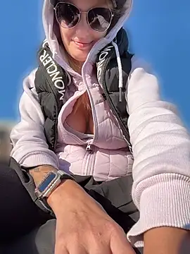 Betsy online show from 10, 4, 2026