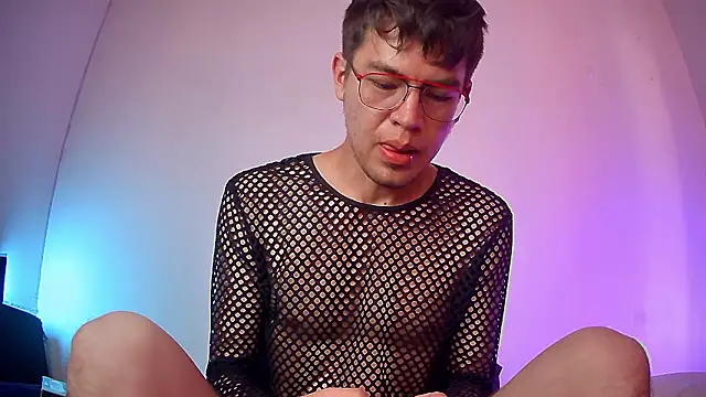 nicolatinboy online show from 25, 2, 2026