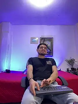 williamsmiiths16 online show from 10, 3, 2026