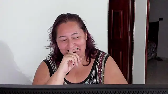 Snapshot of VioletBruces chatting on 22, 12, 2025 VioletBruces online show from 22, 12, 2025