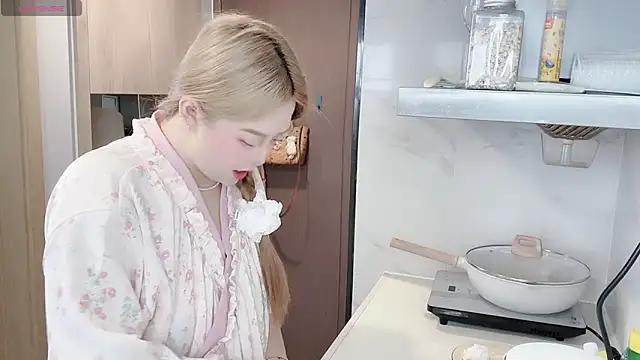 Star-XinX online show from 3, 3, 2026