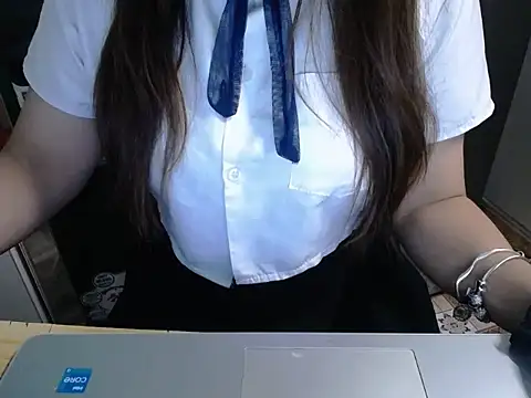 Snapshot of maian_love chatting on 6, 5, 2026 maian love online show from 6, 5, 2026